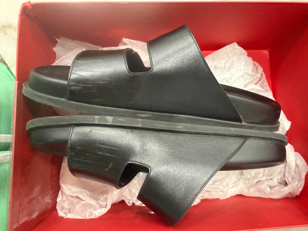 Valentino Garavani stud slides