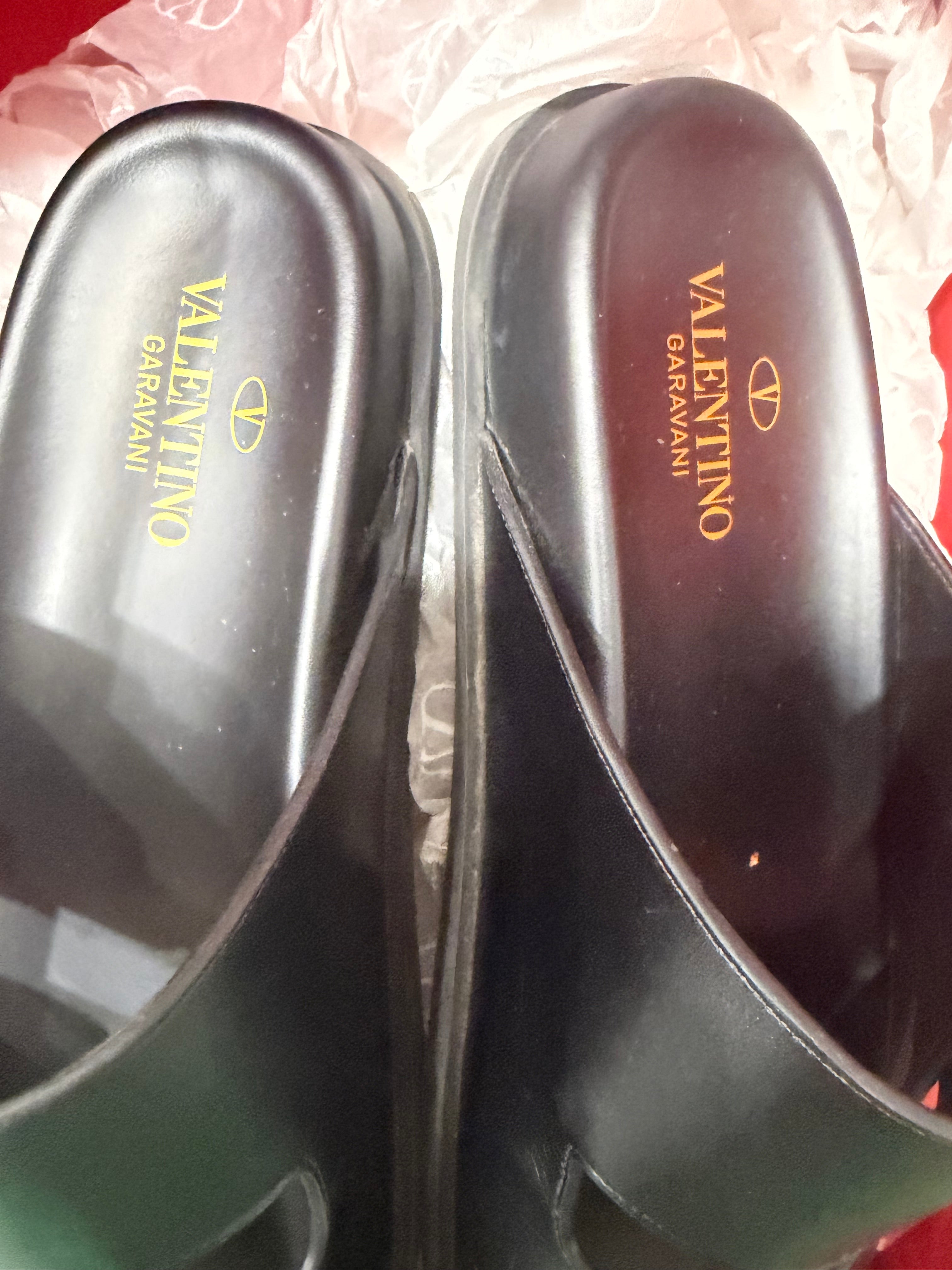 Valentino Garavani stud slides